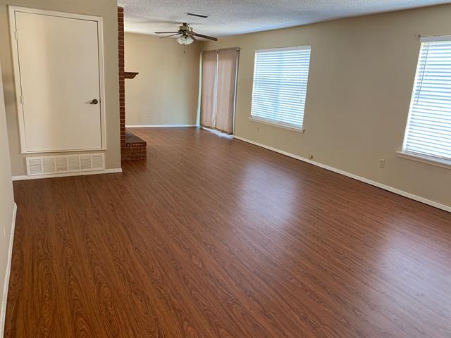 Foto del edificio - 5509 Knights Ct