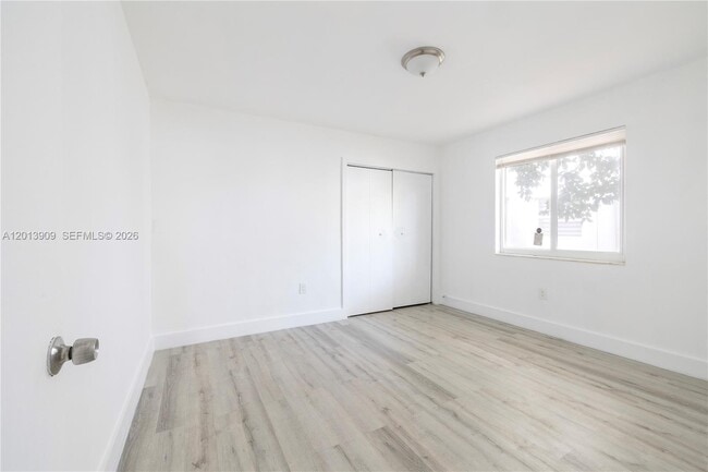 Foto del edificio - 1091 SW 4th St