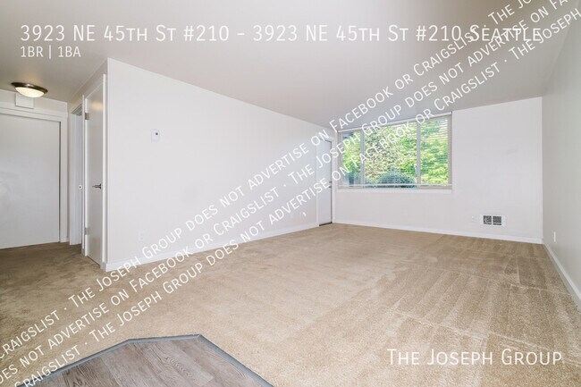 Foto del edificio - 3923 NE 45th St