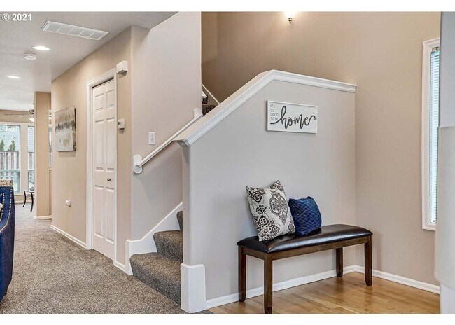 Foto del edificio - Desirable Willamette Landing Home on Bayshore