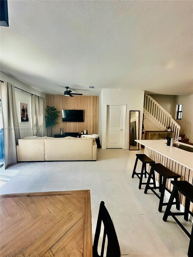 Foto del edificio - 452 NW 203rd Ter