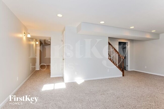 Building Photo - 1903 Briarfield Dr
