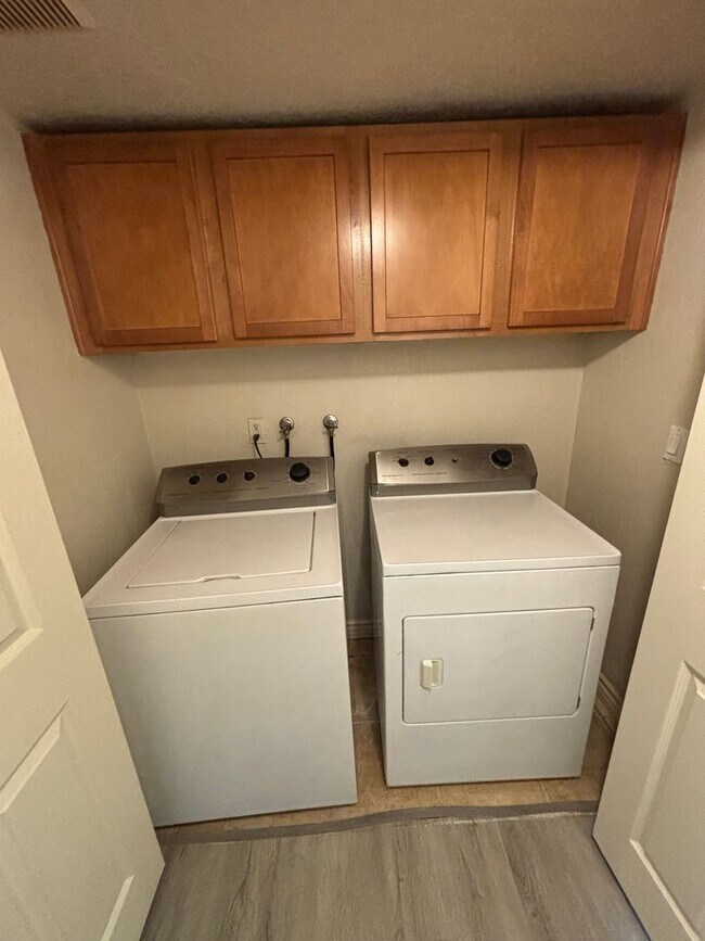 Foto del edificio - 3739 W Bullard Ave