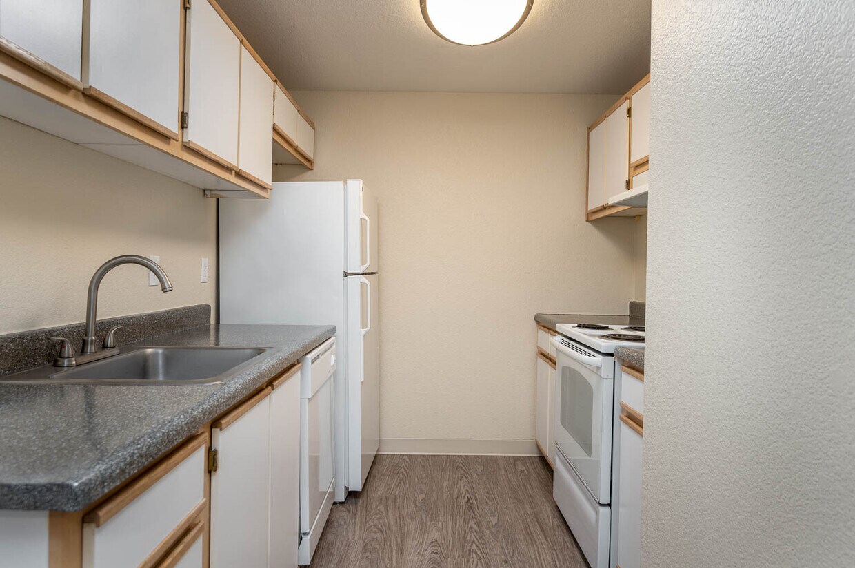 Sundial Apartments 7875 SW Vlahos Dr Wilsonville, OR