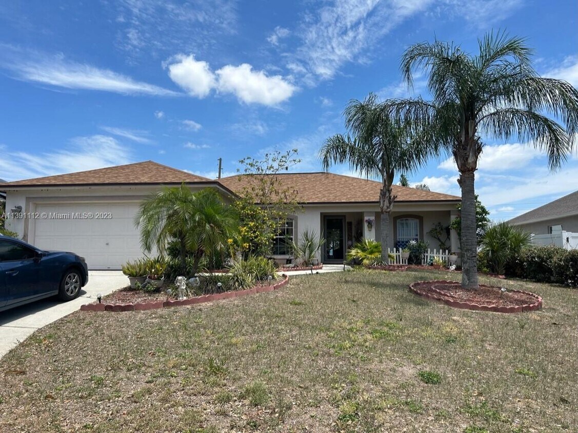 Primary Photo - 669 Sierra Cir