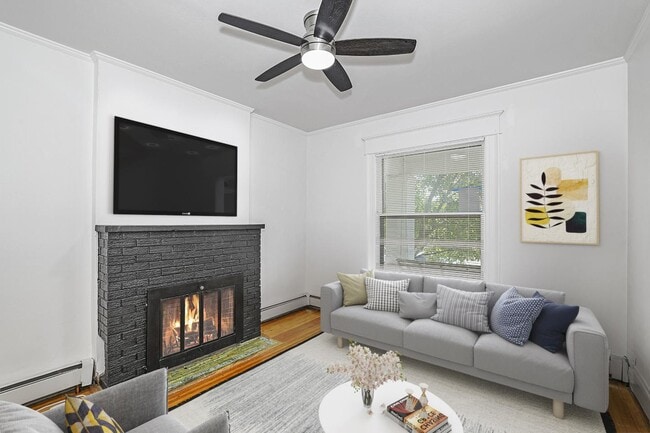 Building Photo - Spacious & light-filled Governors' Park ho...