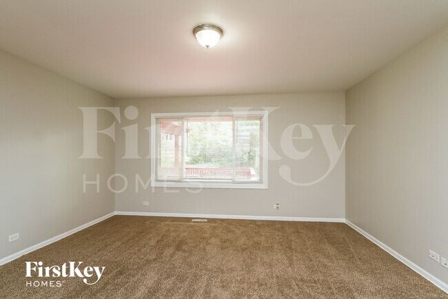 Building Photo - 545 Dalton Ln