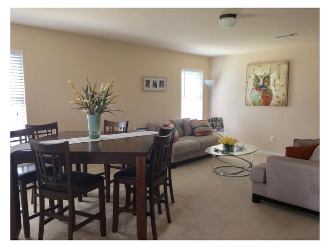 Building Photo - 2627 Powderhorn Dr