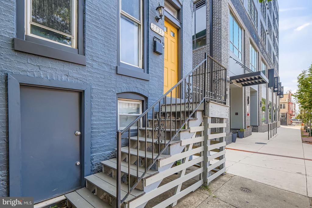 Primary Photo - 2535 N Howard St