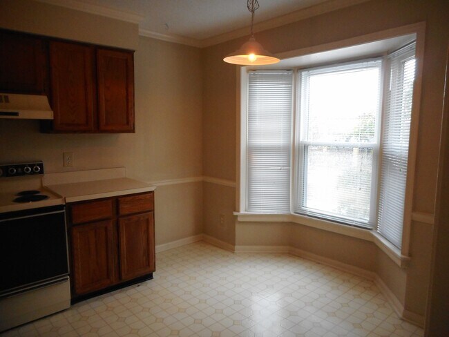 Building Photo - 515 Spring Garden St