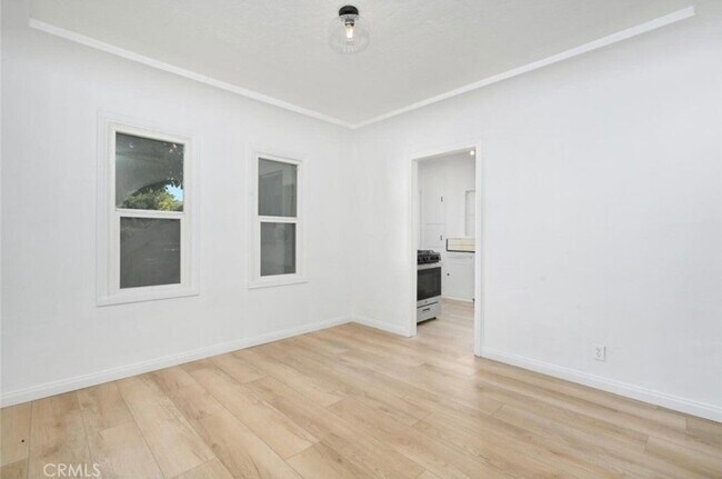 Foto del edificio - 974 W 13th St