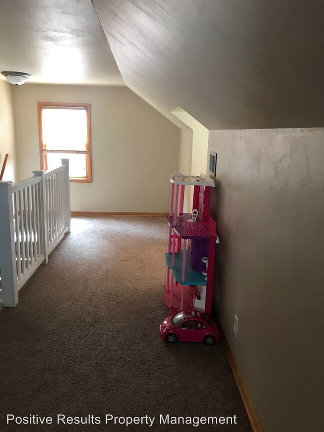 Foto del edificio - 3 br, 1 bath House - 311 N Rockford Ave