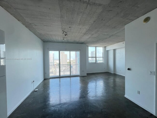 Building Photo - 133 NE 2nd Ave