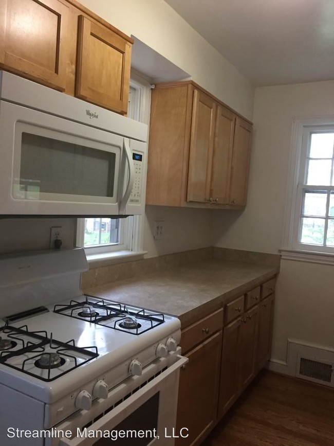 Foto del edificio - 4 br, 2 bath House - 10604 Lorain Ave.