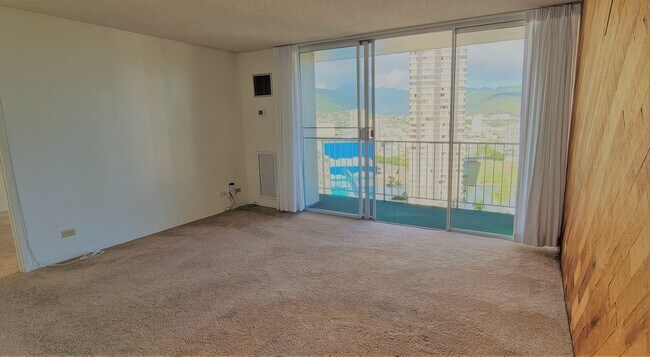 Living Room - 1925 Kalakaua Ave