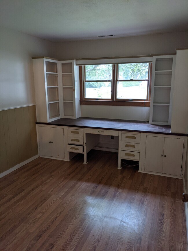 138 Edwards Rd House for Rent in Cheshire, CT
