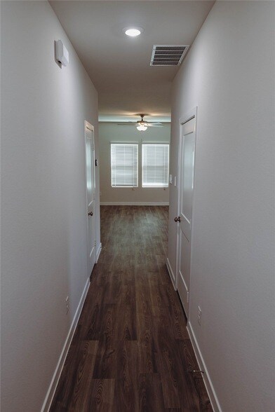 Foto del edificio - 211 Forest W St