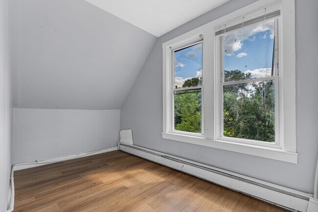 Foto del edificio - 139-141-141 Homestead Ave