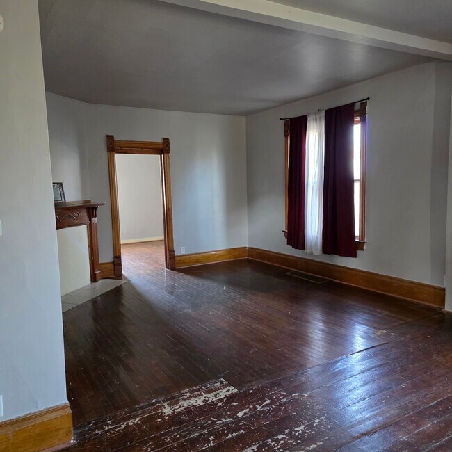 Foto del edificio - 384 S Hickory St