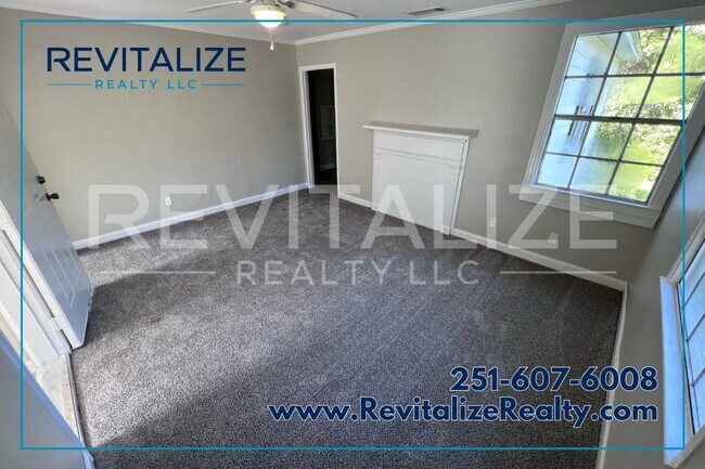 Building Photo - Charming Completely Renovated 4 Bedroom 2 ...