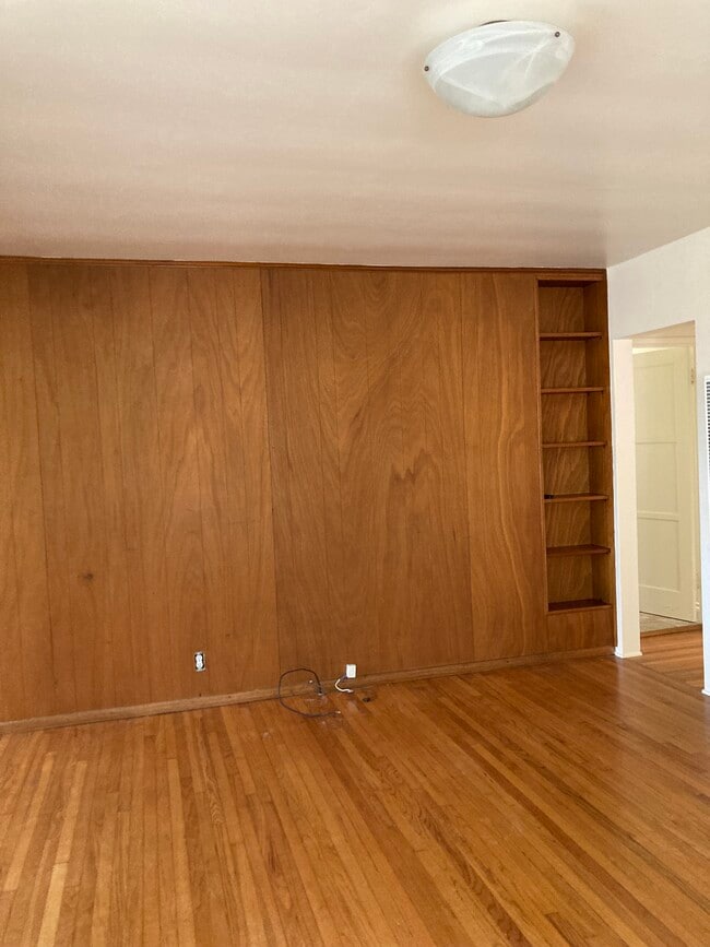 Building Photo - 805 Coeur D Alene Ave