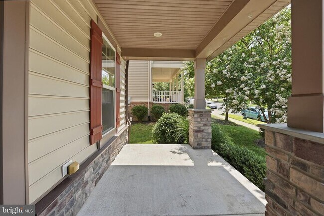 Building Photo - 428 Alder Dr