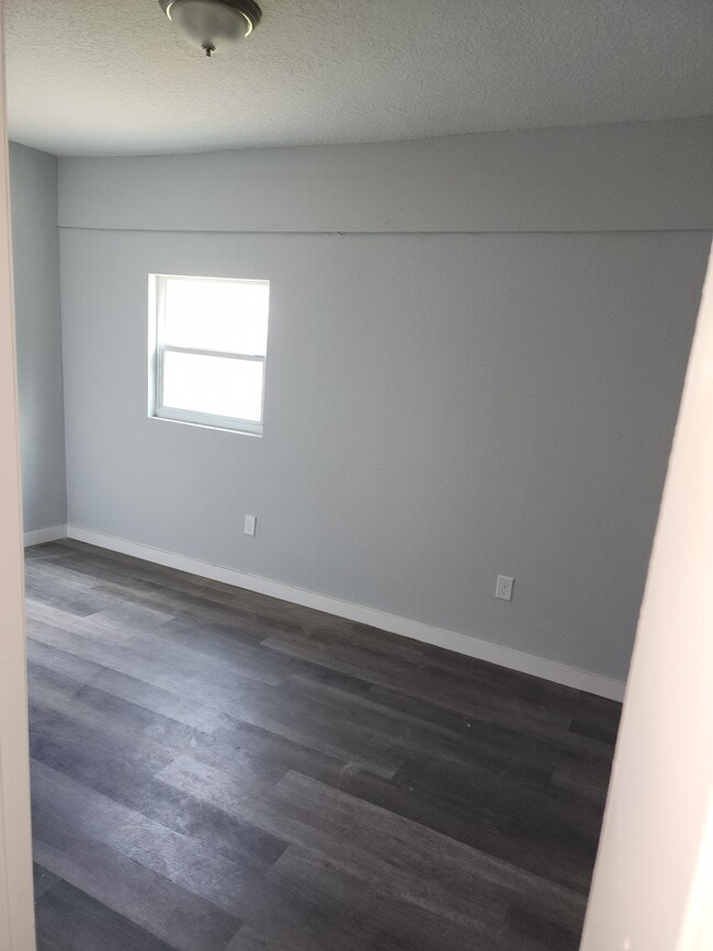 Foto del edificio - 211 E 17th St