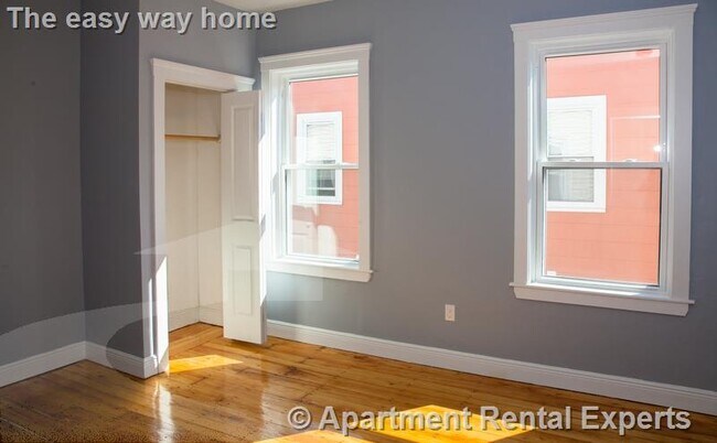 Building Photo - 376 Prospect St