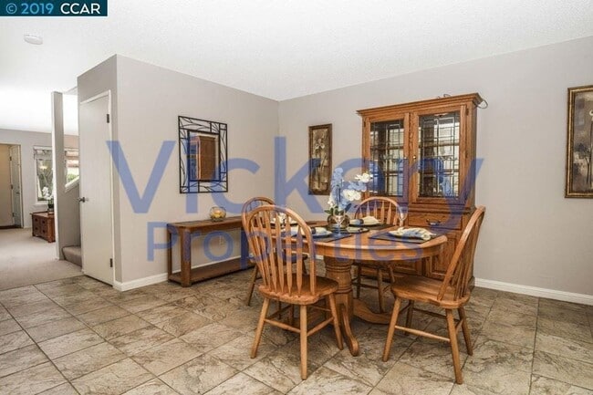Building Photo - Beautiful 3 Bd/2.5 Ba, 1506 sf Concord tow...