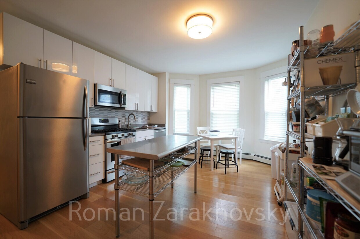 319 Columbia St Unit 2A, Cambridge, MA 02141 Condo for Rent in Cambridge, MA