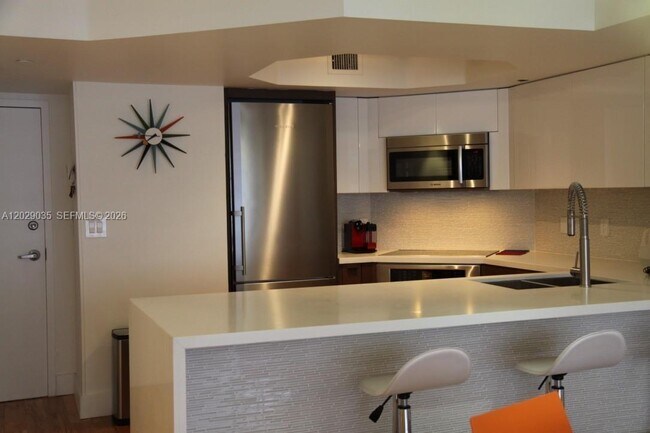 Foto del edificio - 8911 Collins Ave