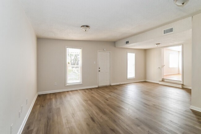 Foto del edificio - 3046 S Edgeware Rd