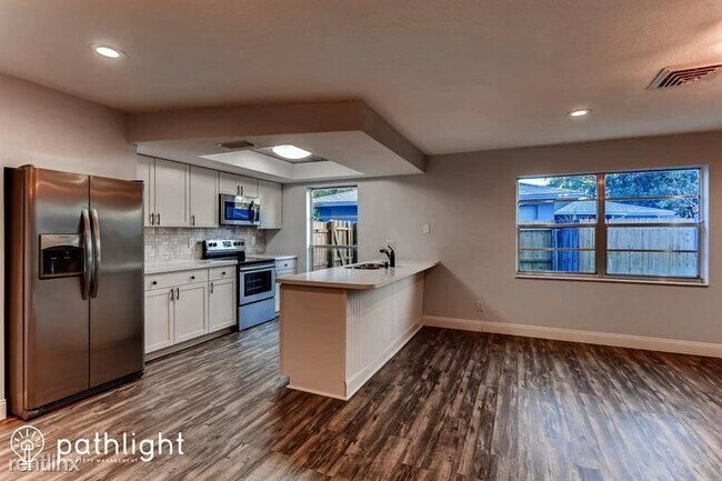 Building Photo - 3 br, 2 bath House - 2362 Timbercrest Circ...