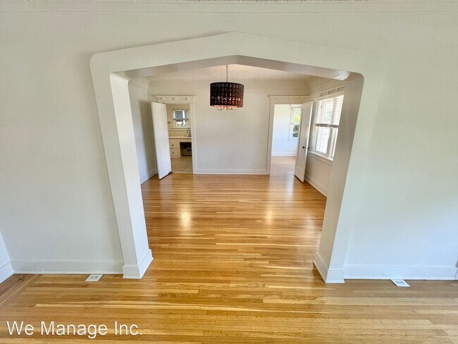 Building Photo - 3 br, 1 bath House - 237 Park Ave