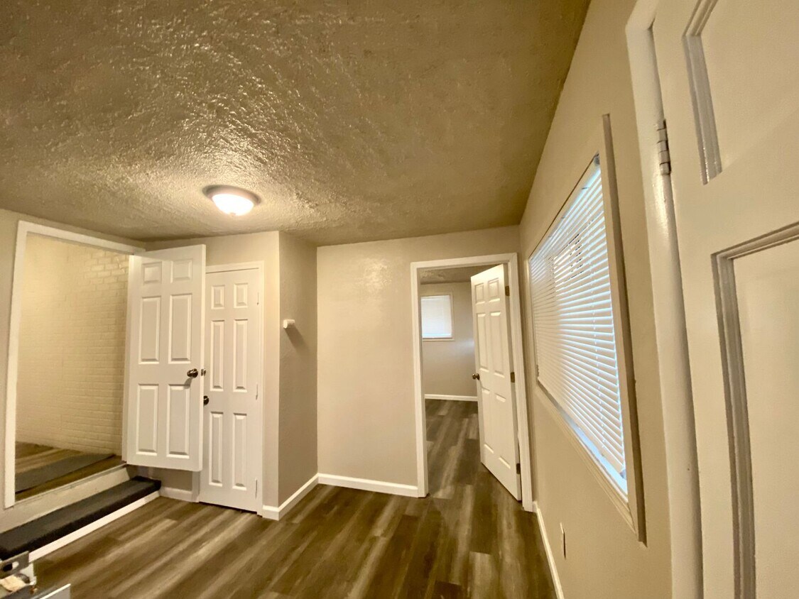 634 S Front St Unit 634 S Front St A, Earlimart, CA 93219 Room for