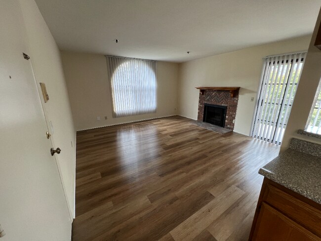 Foto del edificio - 1517 Rock Glen Ave