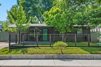 Building Photo - 3307 Garden Villa Ln
