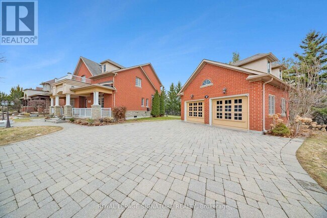 Photo du bâtiment - 1590 Hallstone Rd