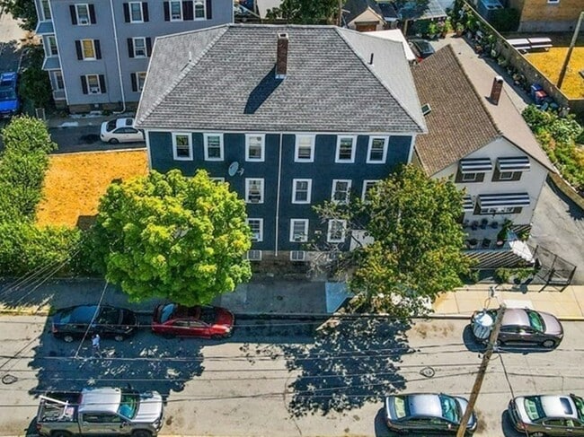 Building Photo - 8 Acushnet Ave