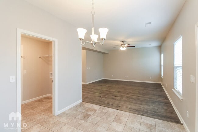 Building Photo - 2212 Pearwick Ct