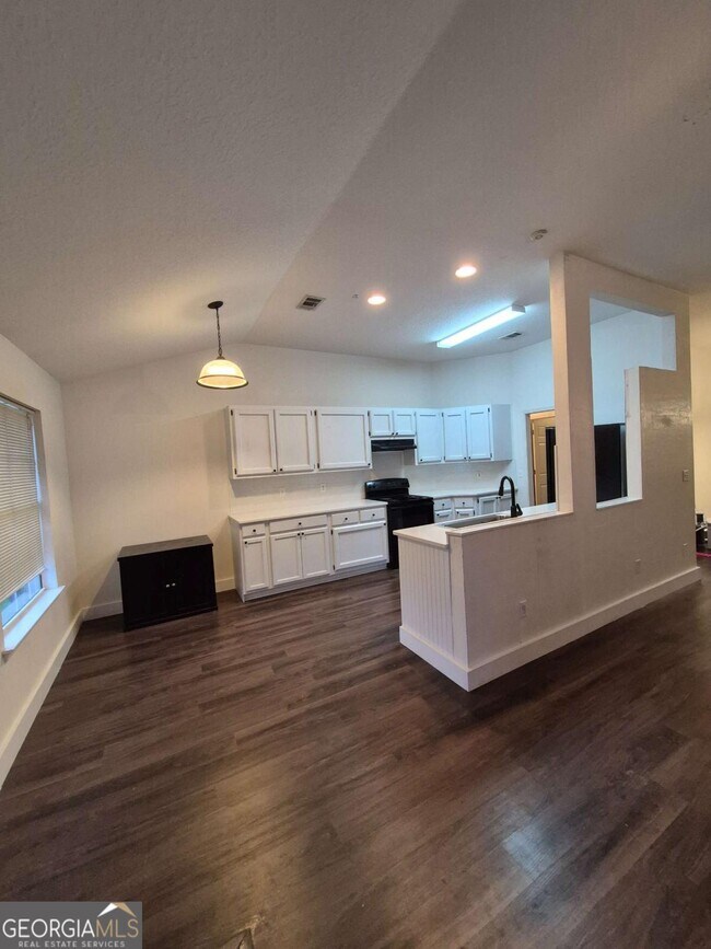 Foto del edificio - 505 Lake Jordan Blvd W
