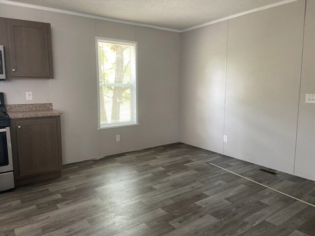 Building Photo - 93 Locust Ave