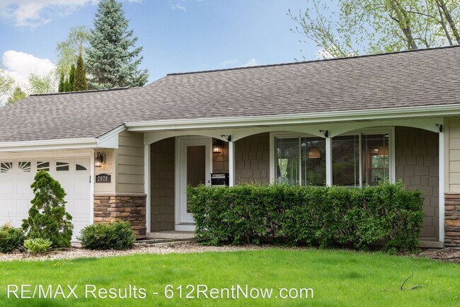 Building Photo - 4 br, 3 bath House - 2020 Sumter Avenue N