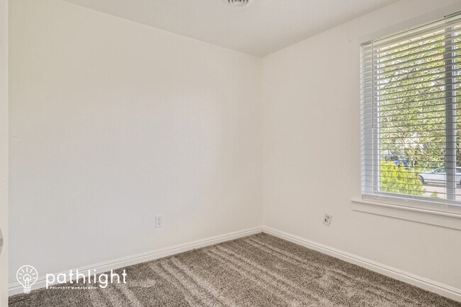 Building Photo - 5891 S 2550 W, Roy, UT, 84067