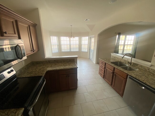 Building Photo - 3609 Scarlet Ln