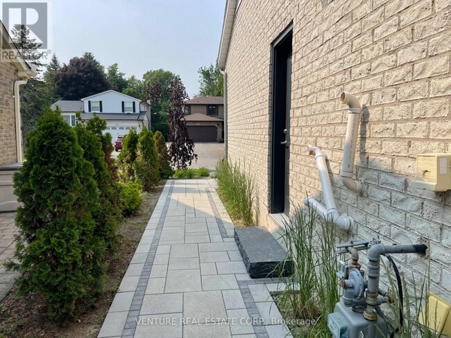 Building Photo - 55 Batson Dr