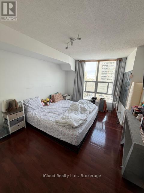 Building Photo - 1 Elm Dr W