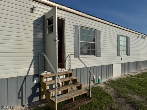 Building Photo - 305 Oakmont Ave