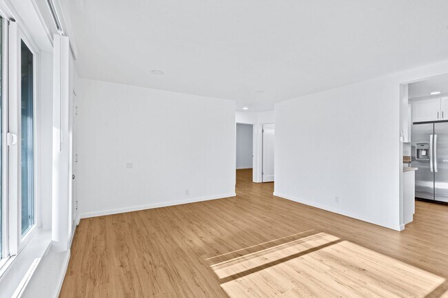 Building Photo - Renovated 2 bed 1 bath Westwood Home w/ ga...