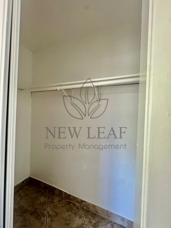 Foto del edificio - 653 W Fernleaf Ave